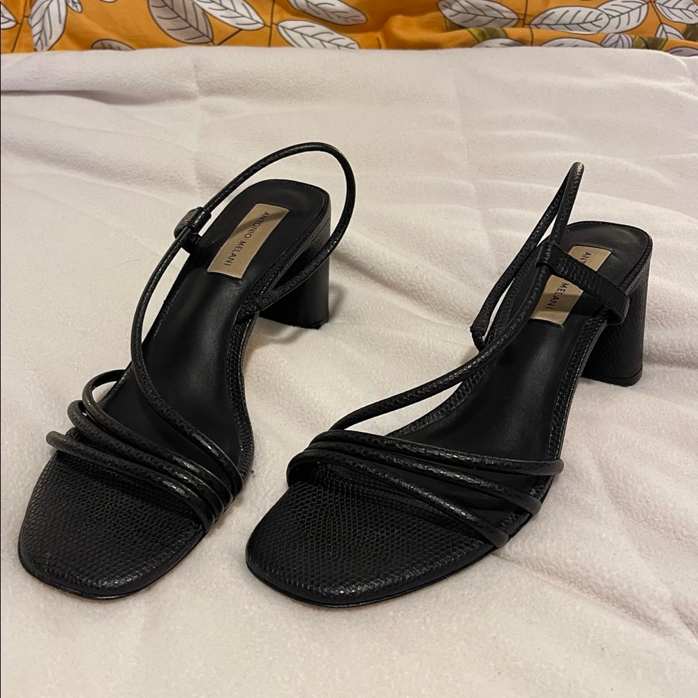 Size 8 ANTONIO MELANI Black croc print heels